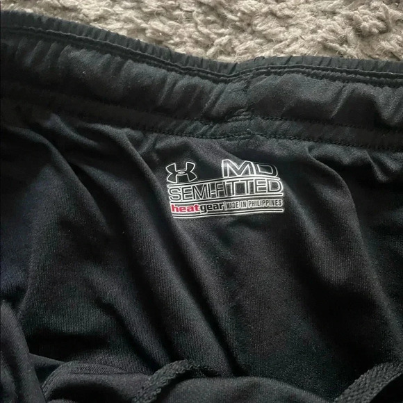 Under Armour athletic shorts - Picture 3 of 4